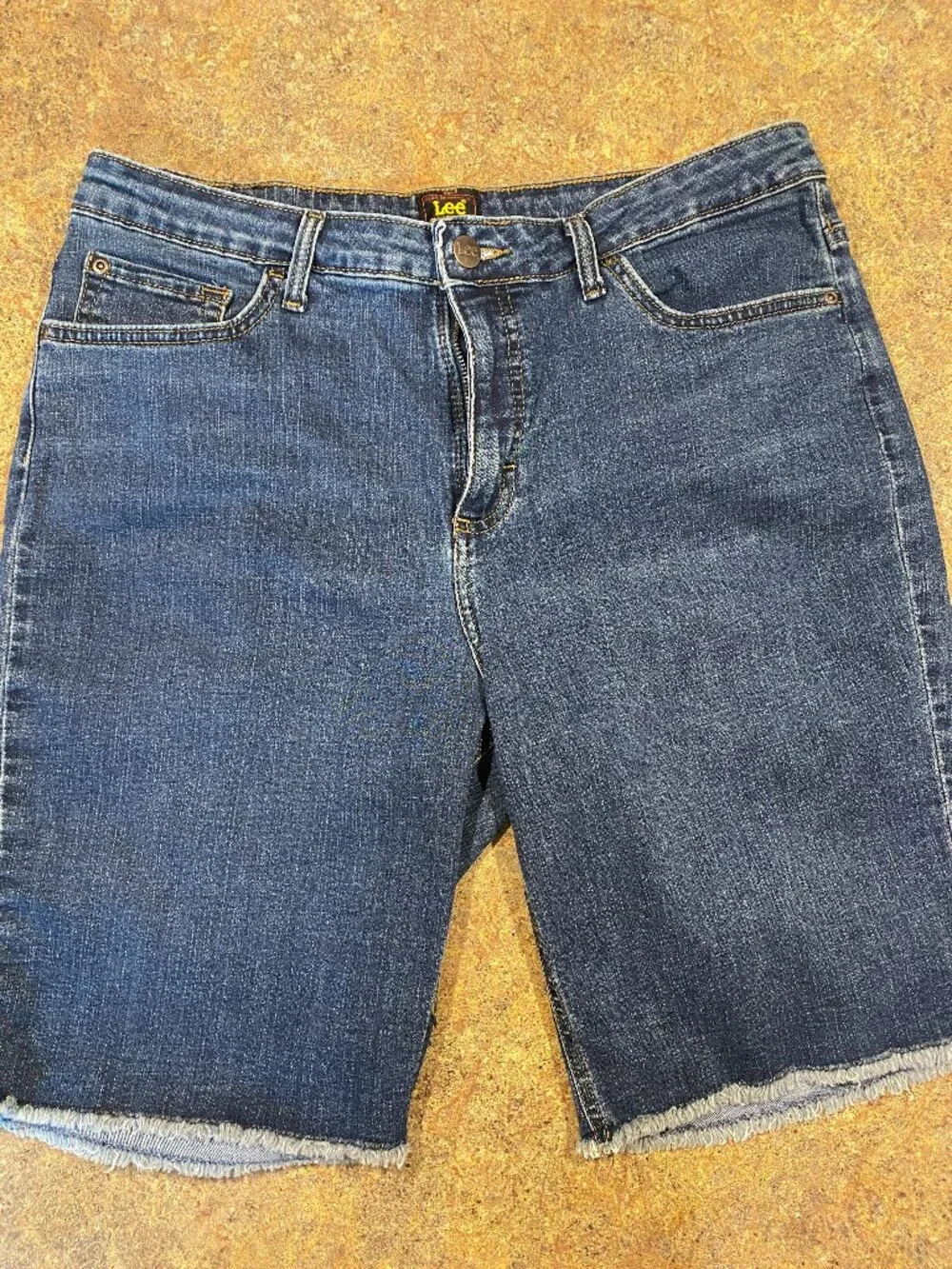 💙 Lee Denim Bermuda Shorts - Classic Fit with Raw Frayed Hem SIZE 16M